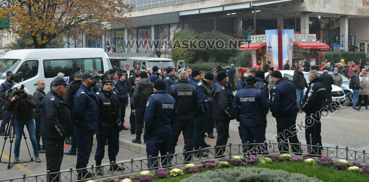 Раздадоха изборните книжа на СИК-овете в община Хасково