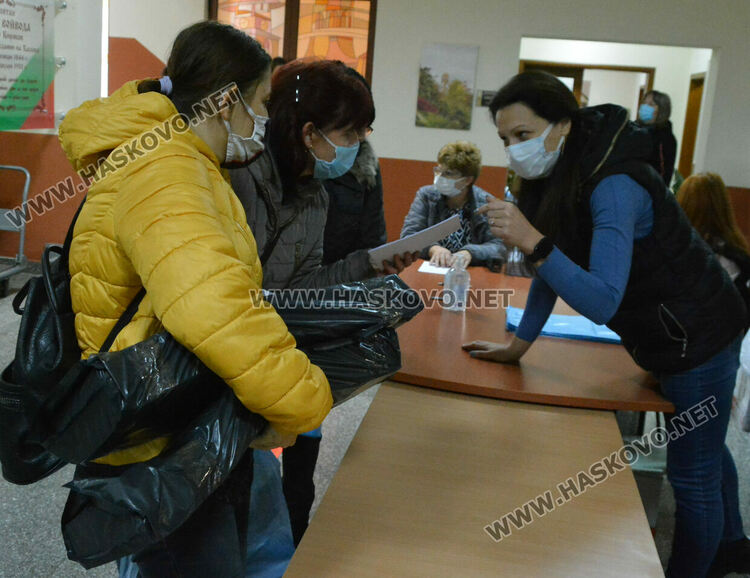 Раздадоха изборните книжа на СИК-овете в община Хасково