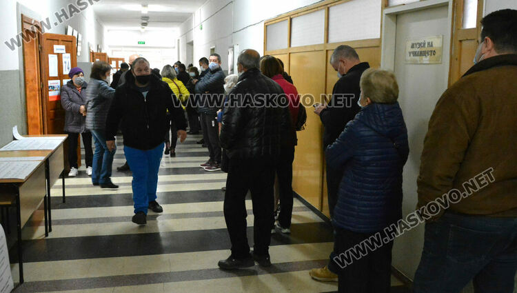 Делян Добрев: Гласувах за парламент и президент, които да изведат страната от кризата 