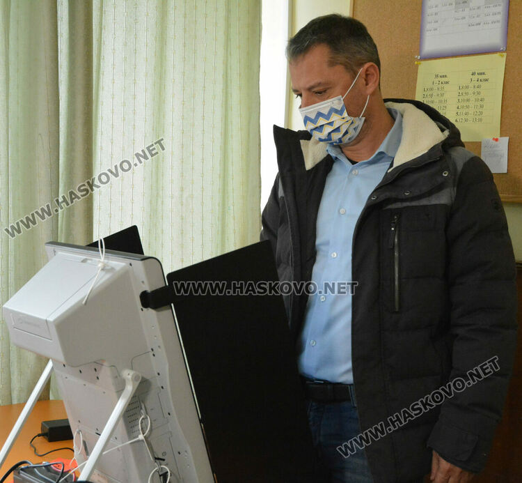 Делян Добрев: Гласувах за парламент и президент, които да изведат страната от кризата 