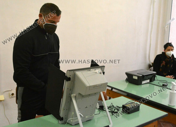 232 337 с право на глас в Хасковско на днешните избори 2 в 1