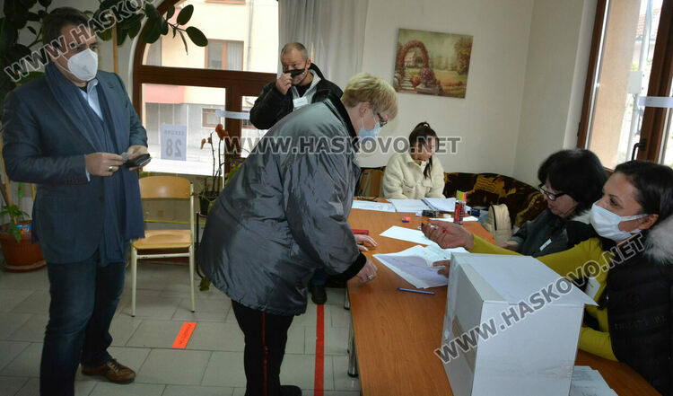 Асен Василев: Гласувах за промяна