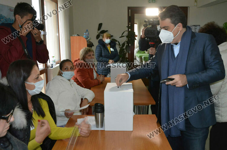 Асен Василев: Гласувах за промяна