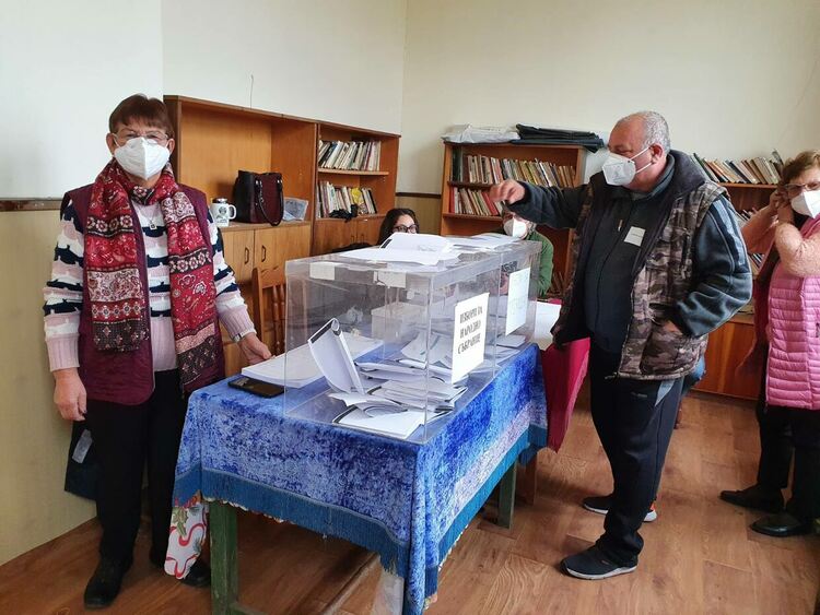Секцията в село Добри дол винаги отчита най-висока изборателна активност