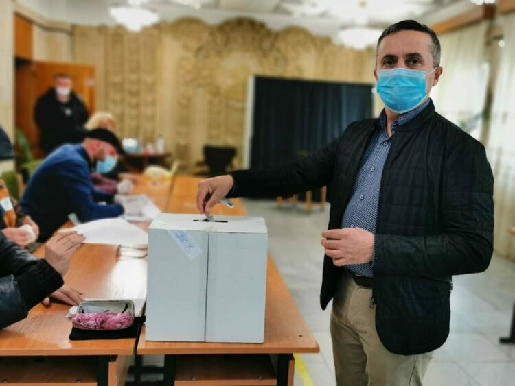 Д-р Красимир Събев: "Гласувах за по-добро бъдеще на внучето ми и всички български деца"