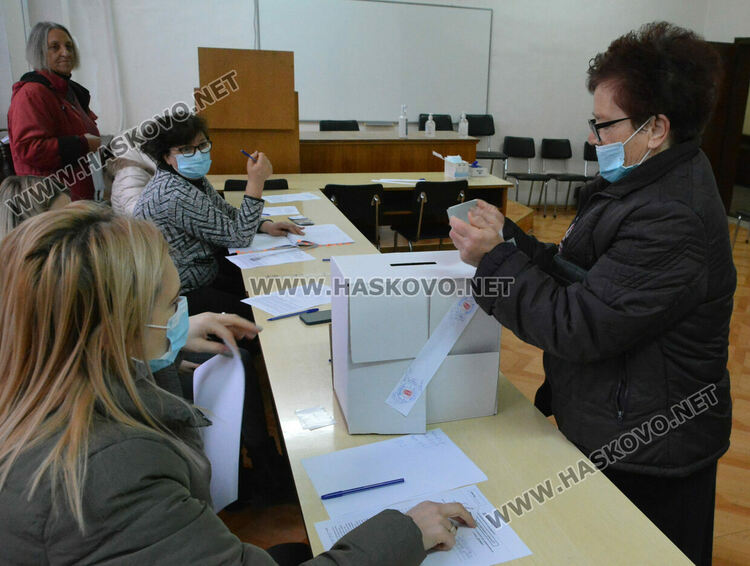 232 337 с право на глас в Хасковско на днешните избори 2 в 1