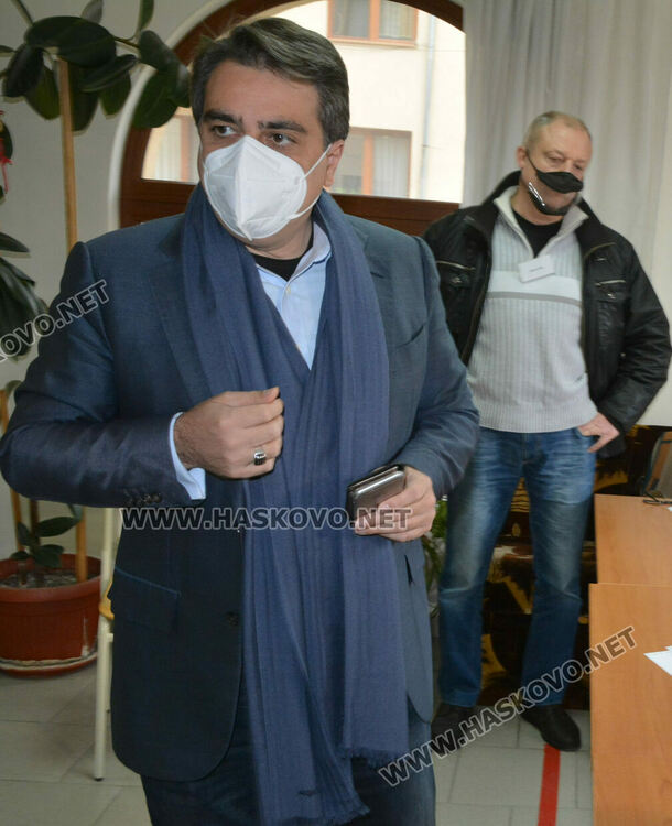 Асен Василев: Гласувах за промяна