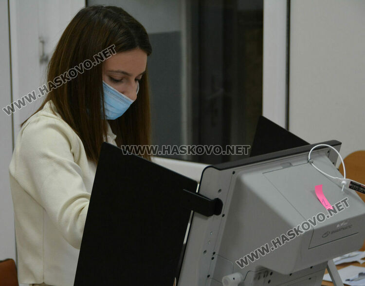 Делян Добрев: Гласувах за парламент и президент, които да изведат страната от кризата 