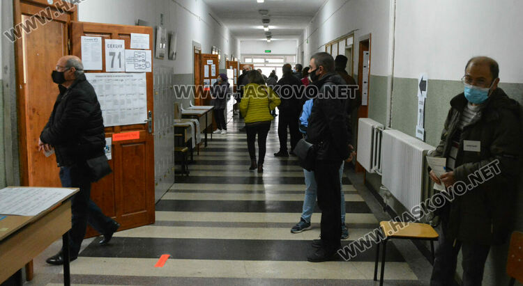 Делян Добрев: Гласувах за парламент и президент, които да изведат страната от кризата 