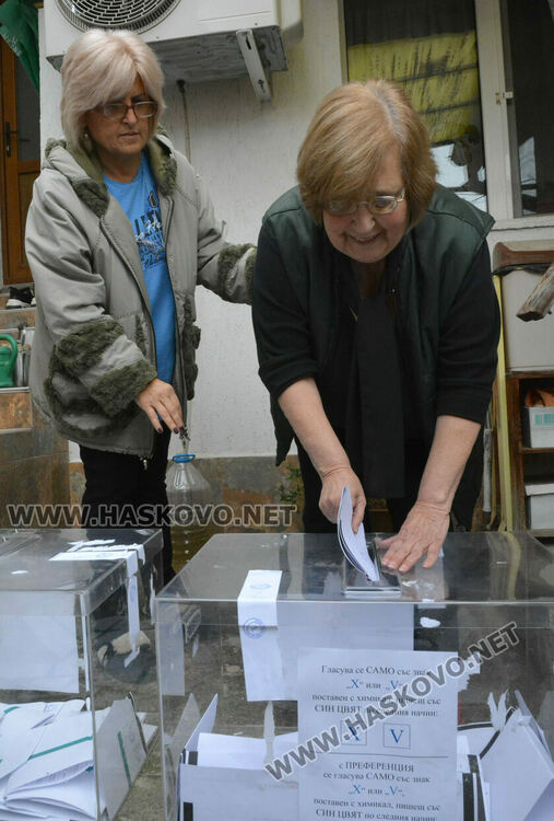 Хасковлийка гласува в подвижна урна без да е в списъка