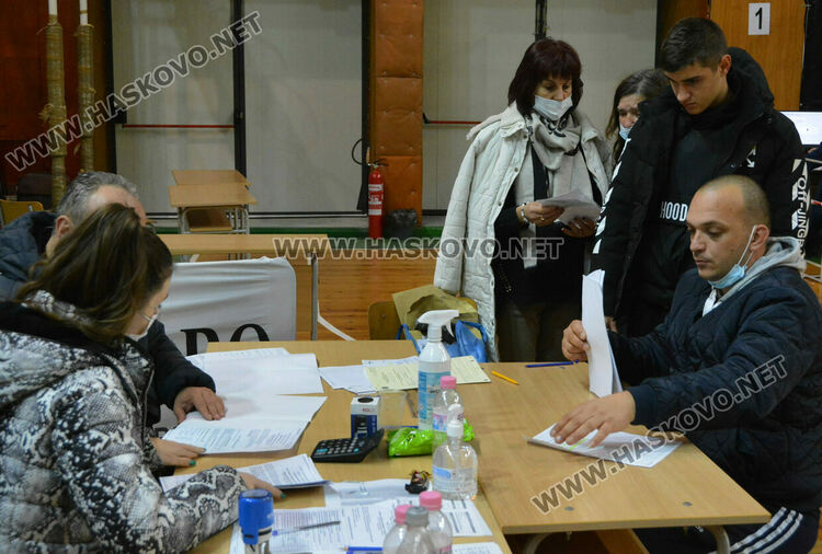 Радев-Йотова убедителни в Хасково, ПП-втора политическа сила при  близо 8 % обработени СИК протоколи