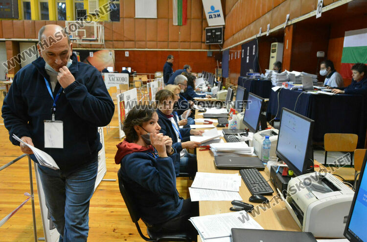 Радев-Йотова убедителни в Хасково, ПП-втора политическа сила при  близо 8 % обработени СИК протоколи