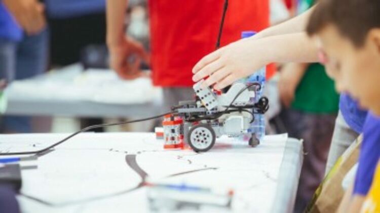 СУ "Златаров" ще има свой отбор по роботика