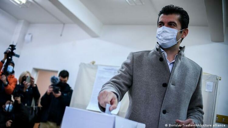 Чужди медии: Петков и Василев може и да разочароват обнадеждените