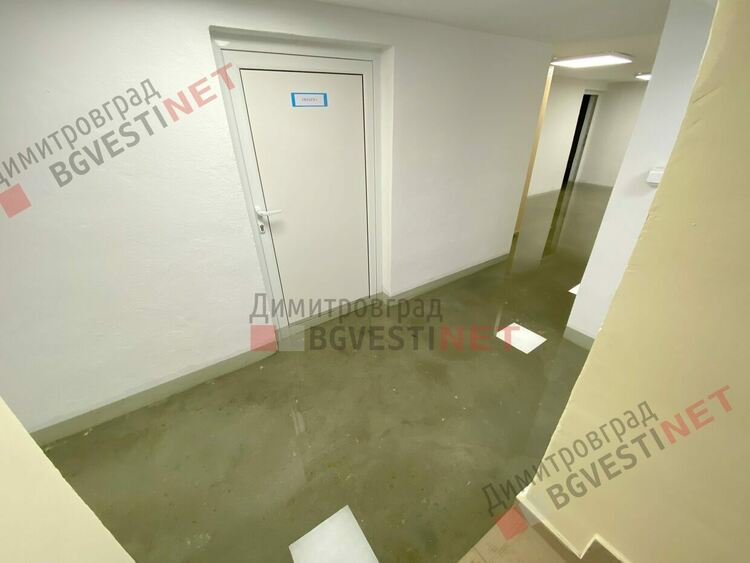 Наводни се новооткритият център за временно настаняване в Димитровград