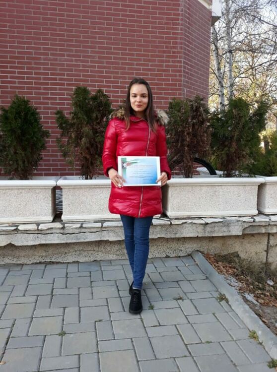 Млади историци от Езиковата гимназия с отличия от Национален конкурс