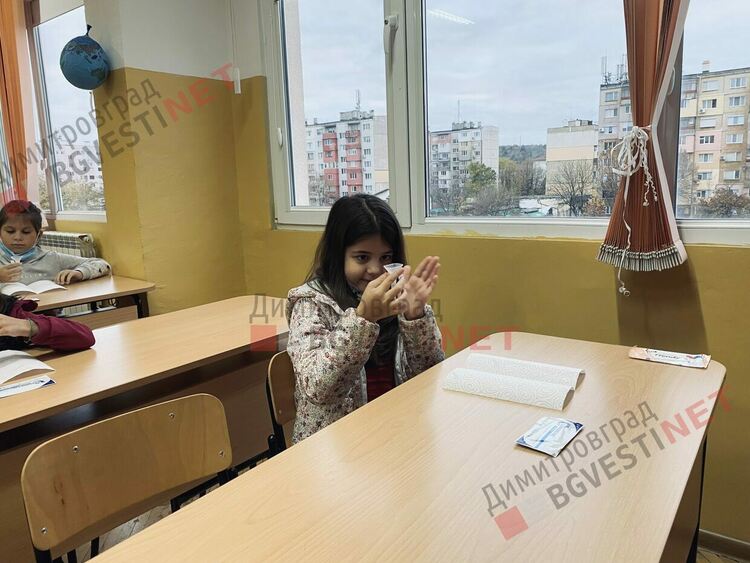 Тестване на децата в училище - те го приемат на игра