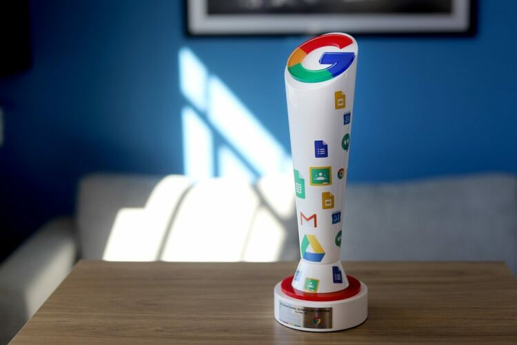 Нови осем български училища се присъединяват към семейството на референтните училища на Google