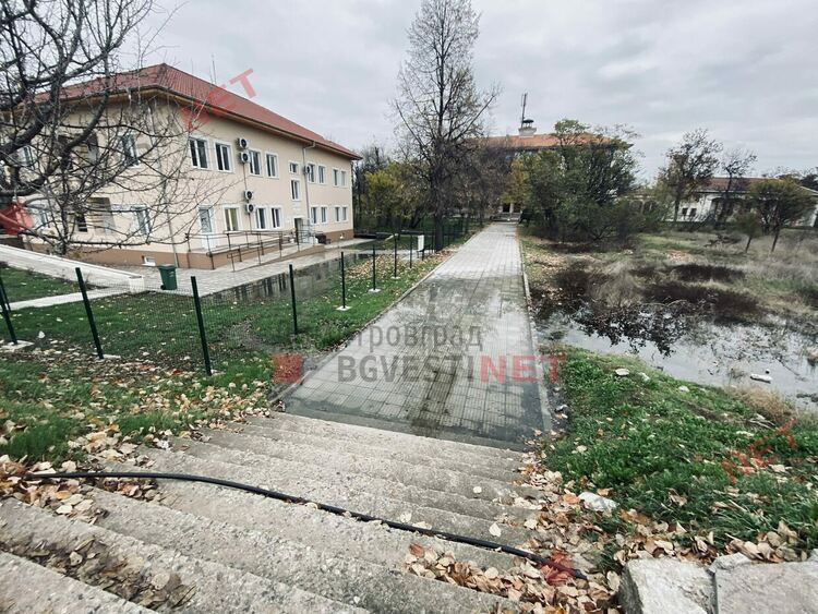 Наводни се новооткритият център за временно настаняване в Димитровград