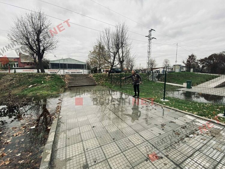 Наводни се новооткритият център за временно настаняване в Димитровград