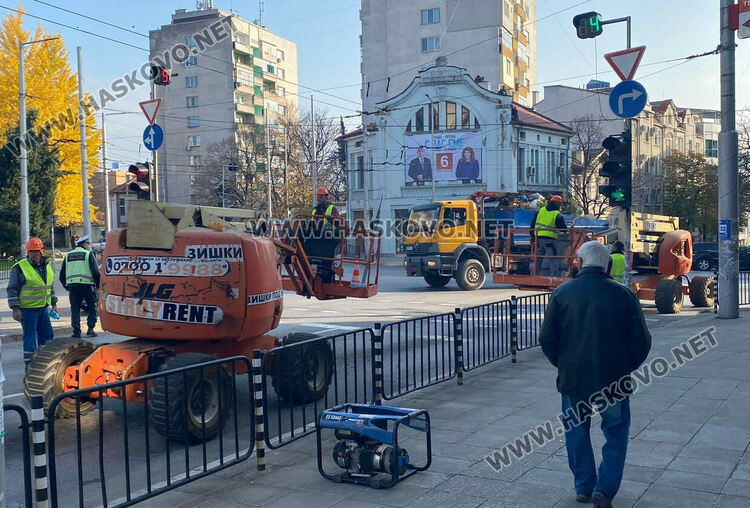 Продължава работата по икономичното улично осветление в Хасково