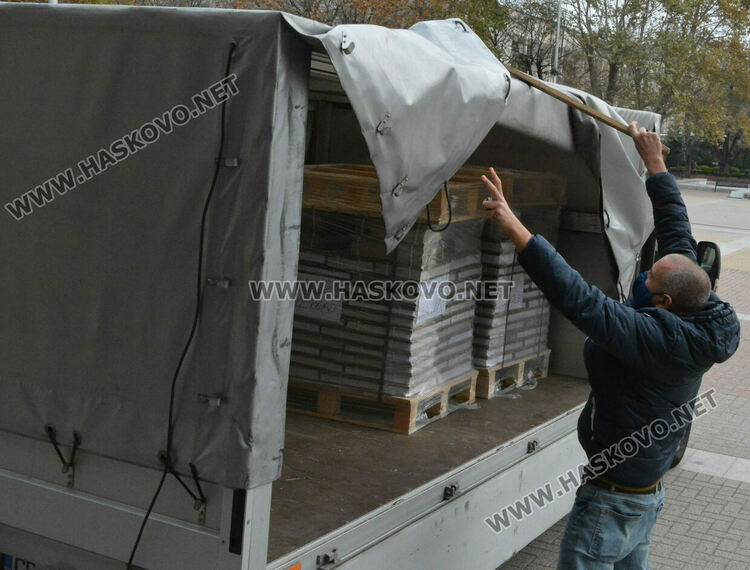 Изборните книжа за Хасково и Кърджали пристигнаха ден по-рано от бюлетините