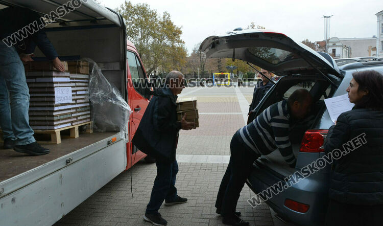 Изборните книжа за Хасково и Кърджали пристигнаха ден по-рано от бюлетините