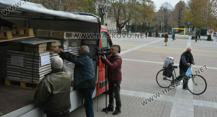 Изборните книжа за Хасково и Кърджали пристигнаха ден по-рано от бюлетините