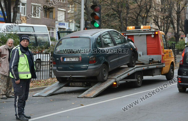 Вместо спирачка, газ:катастрофа