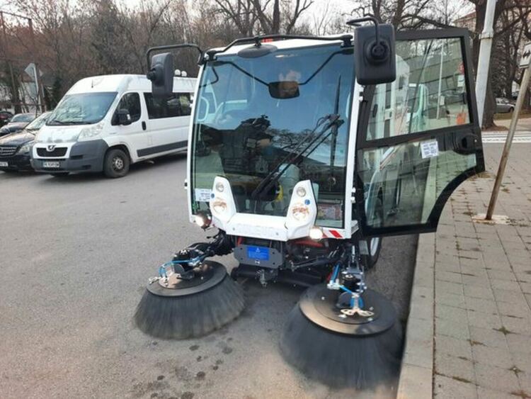 Община Перник закупи нова мотометачна машина