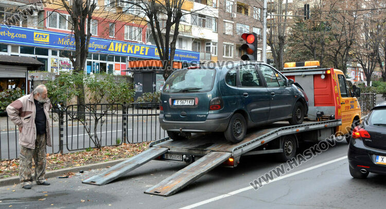 Вместо спирачка, газ:катастрофа