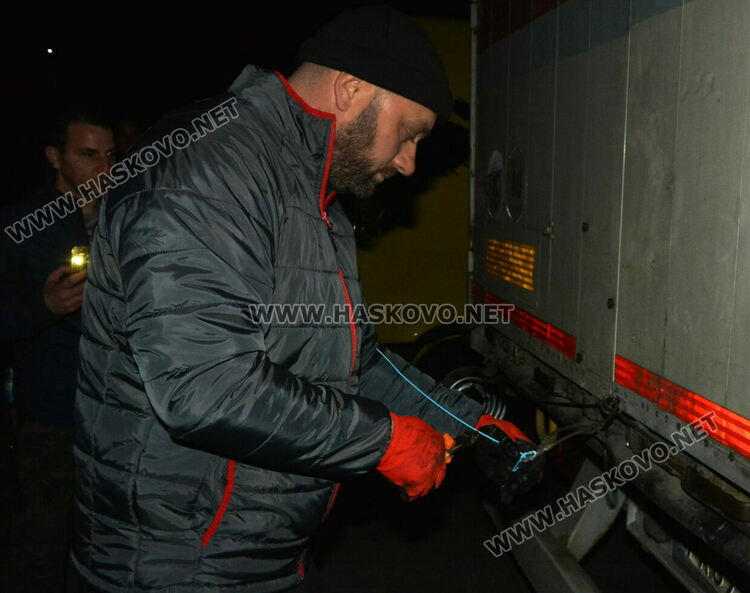 Секционните комисии получиха бюлетините за президентския балотаж, рано сутринта пристигнаха и машините