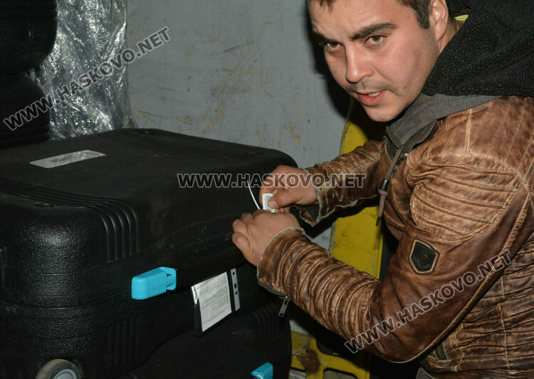 Секционните комисии получиха бюлетините за президентския балотаж, рано сутринта пристигнаха и машините