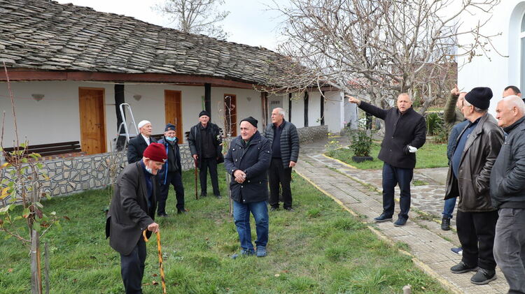 Кметът на община Ардино инж. Изет Шабан даде старт на проект за ремонт на медресето в Долно Прахово