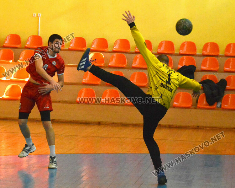 „Асти 91“ с победа във втория кръг на  мъжката хандбална Б група