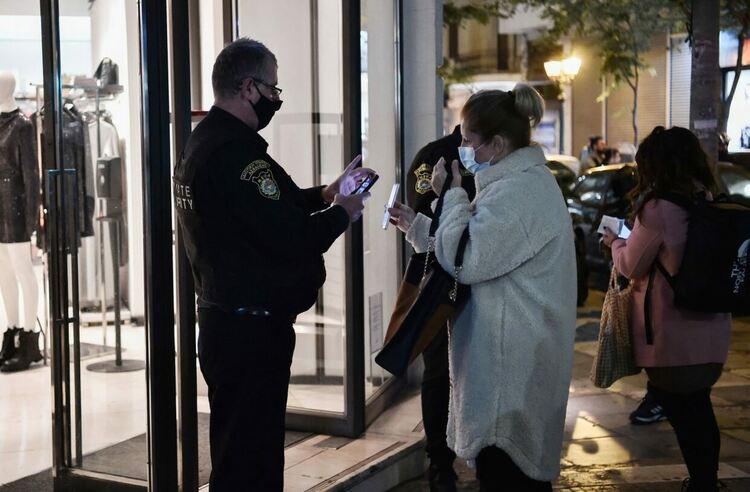 Гърция отчита повишен интерес към ваксинацията. Неваксинираните - в локдаун