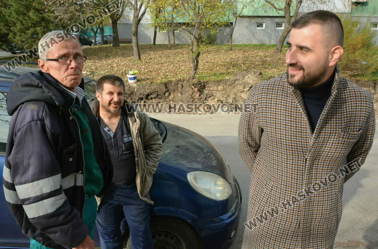 „Екопрогрес“ спука тръба на ВиК. Наводнени паркинг и мазета в „Бадема“