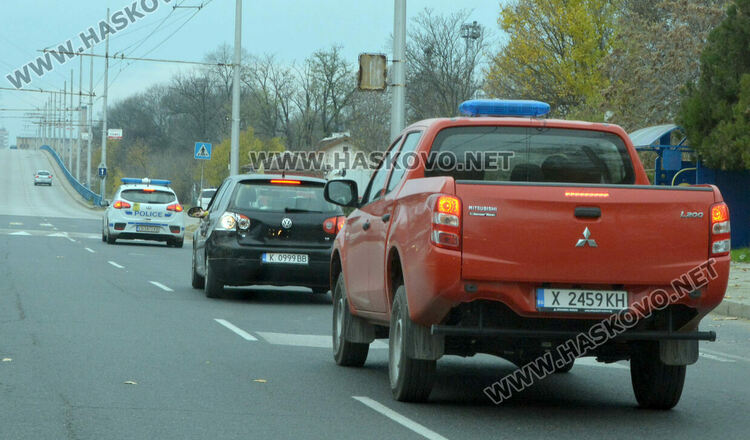 Пожарникар със служебен автомобил блъсна Фолксваген в Хасково