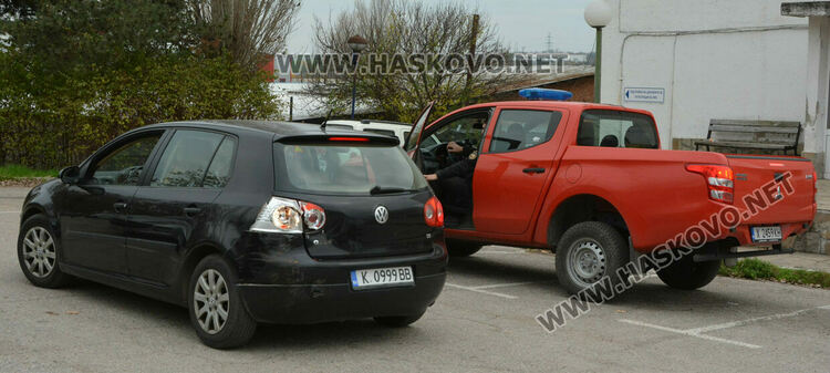 Пожарникар със служебен автомобил блъсна Фолксваген в Хасково