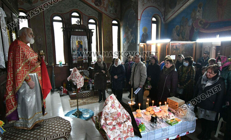 Св. Екатерина покровителства майчинството и закриля децата от болести