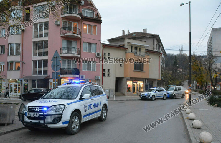 35-годишен е задържан за наркотиците в блока до Арменския парк, шофирал дрогиран