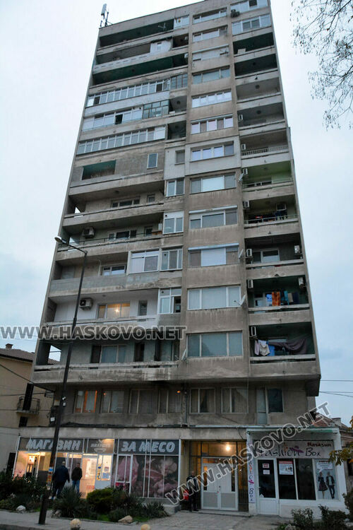 35-годишен е задържан за наркотиците в блока до Арменския парк, шофирал дрогиран