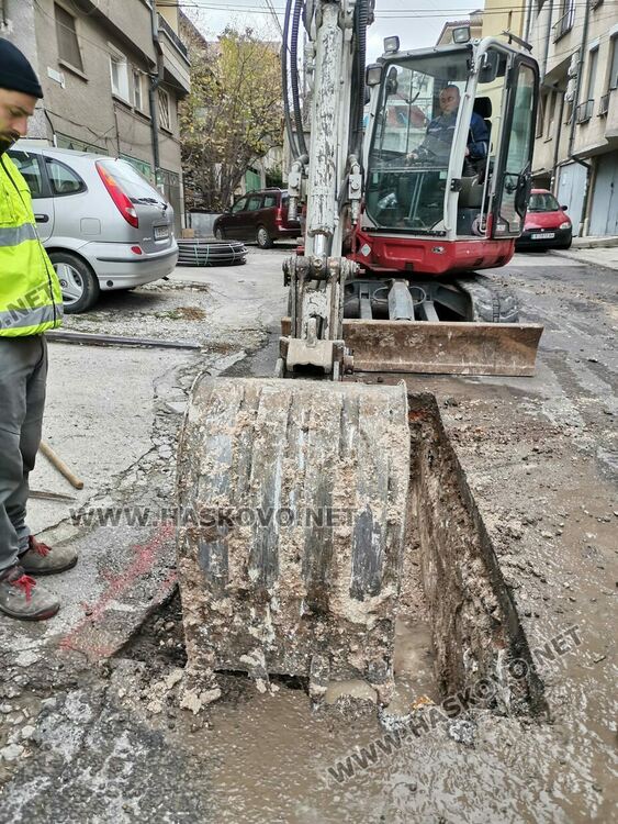 Затвориха част от хасковска улица, части от Свиленград без вода