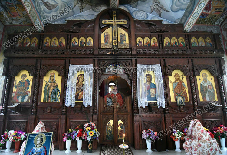 Св. Екатерина покровителства майчинството и закриля децата от болести