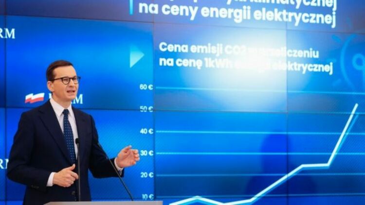 Полша намалява данъци, за да смекчи инфлационния натиск, каза премиерът