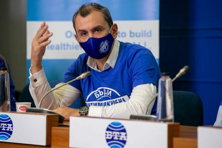 Доц. Околийски: Повод за оптимизъм няма, петата вълна предстои