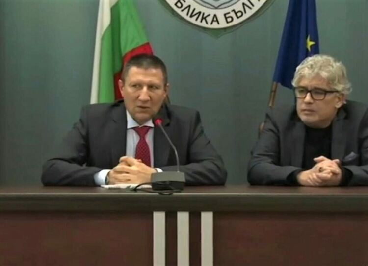 В автобуса-факла не е имало взрив, не става въпрос за тероризъм