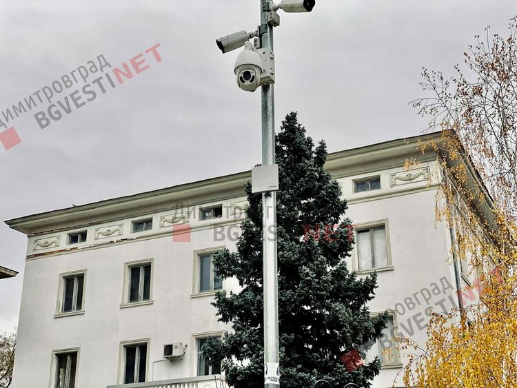 Две допълнителни станции за измерване на КАВ монтираха в Димитровград