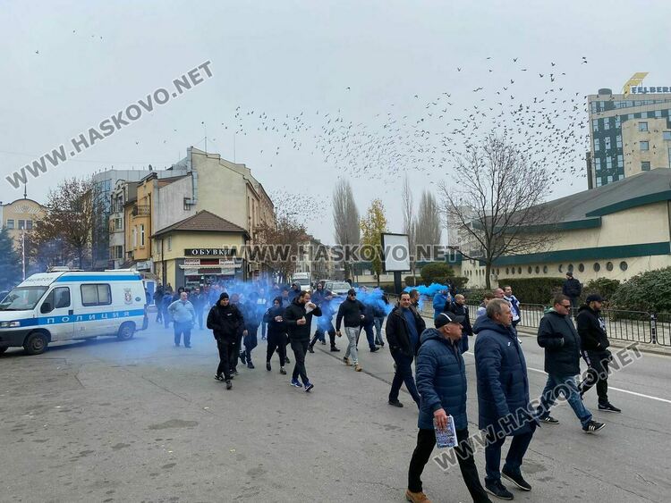 Ръководството на ПФК „Левски“ обсъди бъдещето на клуба с фенове в Хасково