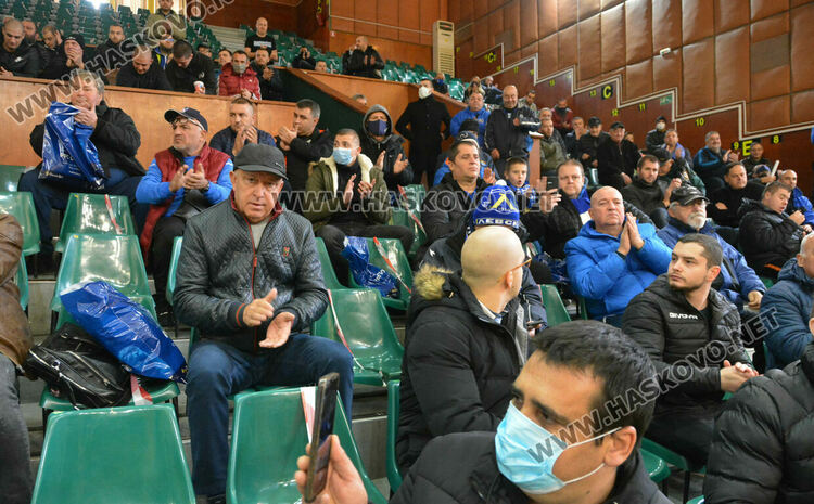 Ръководството на ПФК „Левски“ обсъди бъдещето на клуба с фенове в Хасково